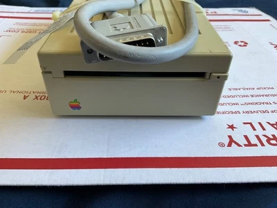 Vintage Apple 3.5 External Floppy Drive SE SE/30 II IIE A9M0106 Untested AS IS - Image 1 of 4