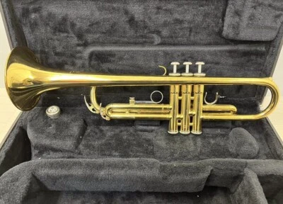 YAMAHA YTR-2330 Trumpet Standard Beginner mouthpiece with Case JAPAN Used - Image 1 of 4