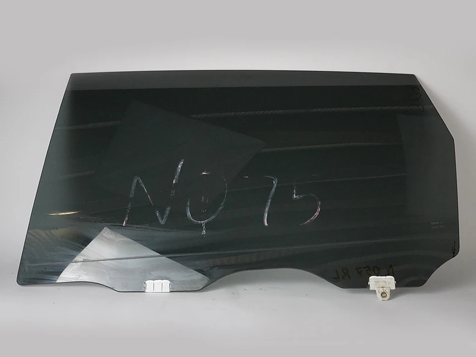 2004 - 2008 Chrysler Pacifica Window Glass Door Rear Left Lh Driver Side - Image 1 of 4