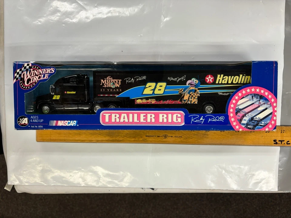 Trailer Rig NASCAR Winner's Circle The Muppet Show 25 Years 03287