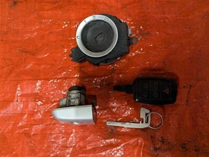 SET SERRATURA VOLVO C70 S40 V50 C30 CANNA ACCENSIONE E DRIVER SERRATURA PORTA CON CHIAVE FOB - Foto 1 di 4