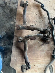 VW T4 TRANSPORTER CARAVELLE 2002 2.5 TDI PAIR OF FRONT UPPER WISHBONES - Picture 1 of 8