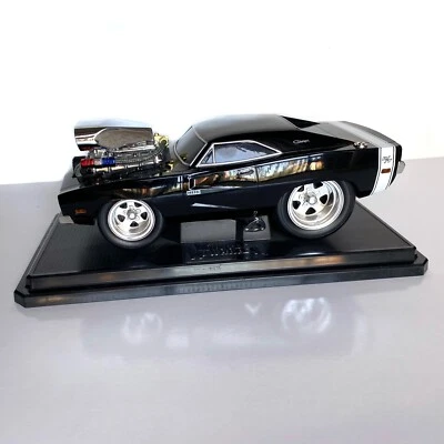 FUNLINE MUSCLE MACHINES BLACK 1969 DODGE CHARGER R/T RT 1:18 SCALE DIECAST MODEL - Image 1 of 4