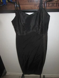 VINTAGE LINGERIE~BLACK NYLON FITTED FULL SLIP - Picture 1 of 1