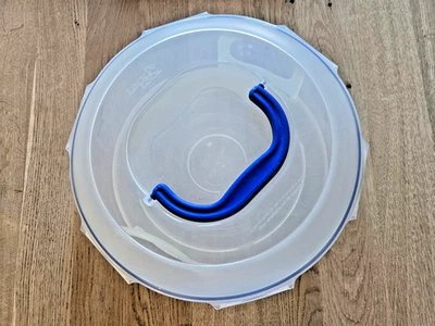 Lock & Lock Round 5.5L Blue & Clear Cake Carrier with Tray & Carry Handle - Image 1 of 4