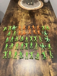 Imperial Responders vs Zombies 2" Plastic Green Zombies Mixed Lot of 45 Figures - Picture 1 of 20