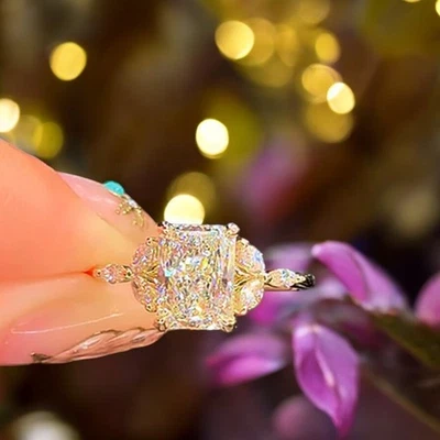 Anillo de oro de diamantes amarillo de 18 k cultivado en laboratorio radiante de 2,3 quilates certificado IGI talla 7 8 Foto 1 de 4