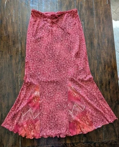 Falda Midi Floral De Colección Sello Húmedo Y2K Roja Boho Hippie Hada Grunge Malla En Niveles  - Imagen 1 de 8
