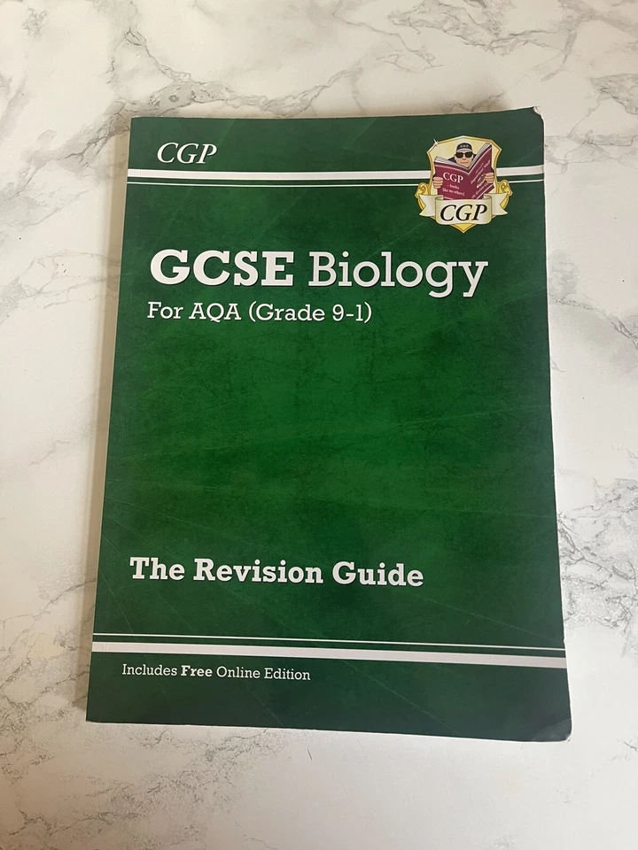 New Grade 9-1 GCSE Biology: AQA Revision Guide with Online Edition (Hardback) - Image 1 of 1