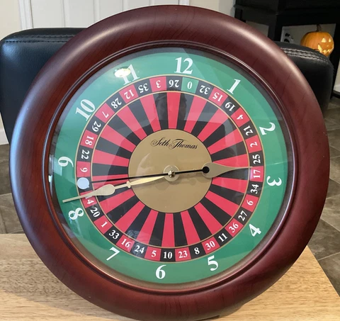 Seth Thomas Roulette 14” Wall Clock Man Cave/Game Room Decor EX+ Condition Cover