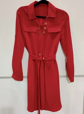 NUEVO SIN ETIQUETAS Vestido rojo Calvin Klein, manga larga-24”, lazos dorados. Talla 12, 36” largo, pptp 20”. Foto 1 de 4