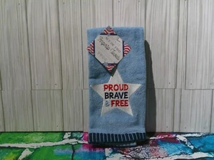 Set of 2 Fingertip Towels/12"x18"/Proud Brave & Free - Picture 1 of 2