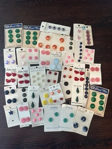 140 VTG Lot Buttons on Cards Costumers Lucky day Jewel-Tone Etc. - Picture 1 of 12