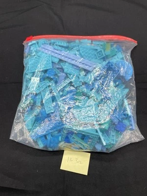 LEGO BULK BRICKS 1lb 3oz Various Shades Of Blue Lot - Image 1 of 2