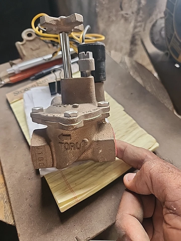 Toro 220 Series Brass Valve Model 220 26-04 / 1” NOS - Image 1 of 4