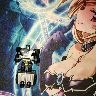 2010 Transformers Legends Class Tracker Hound Happy Meal Sized Figure Mint - Image 1 of 4