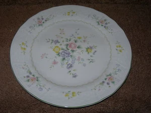 Mikasa Renaissance Antique Rose D4952 Dinner Plate/s Japan - Picture 1 of 2
