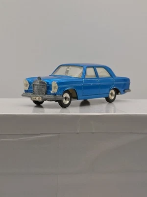 Dinky 160 Mercedes Benz 250 SE — винтажный оригинальный, ОТЛИЧНАЯ ФОРМА, ТРЕСНУВШИЙ ЗАДНИЙ ВЕТРОВИК - Изображение 1 из 4