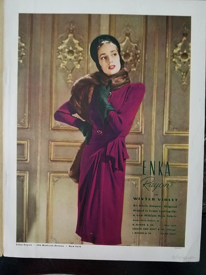 1942 Adele Simpson Enka Rayón Mujer Púrpura Vestido Piel Estola Moda Anuncio Foto 1 de 1