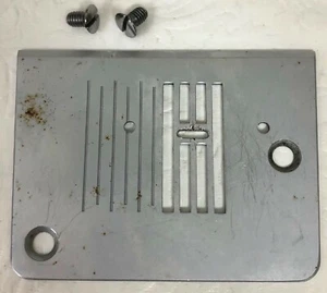 Original Singer Sewing Machine #1525 "Zig Zag Needle Plate" Part - Picture 1 of 4