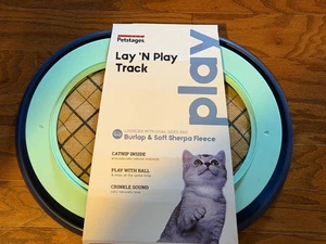 Petstages Lay 'N Play Track Cat Toy Lounger Soft Sherpa Fleece Crinkle Sound New - Picture 1 of 5