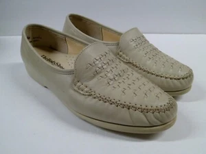 Hush Puppies Body Shoe Loafers Womens 9.5 M Leather Slip On Cream Ivory 57570 - Picture 1 of 11