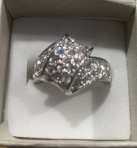 Vintage Costume Jewellery Ring - Picture 1 of 3