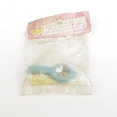 Accesorios vintage M+S cepillo, espejo y peine plástico casa de muñecas miniatura Foto 1 de 4