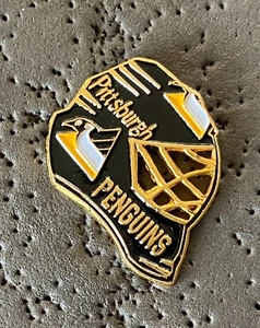 Pin de hockey máscara de portero de los Pittsburgh Penguins de la NHL - Imagen 1 de 2