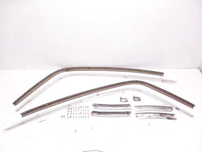 Camaro 70-81 vías de ventana lateral para sellos climáticos riel de goteo b pilar molduras par Foto 1 de 4