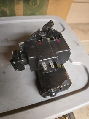 1967 CHEVROLET CAMARO WINDSHIELD WIPER MOTOR 2 SPEED 4 TERMINAL Type E Turbo 400 - Image 1 of 4