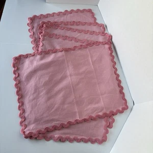 Pink Placemats  Cotton Blend Fabric Wavy Edge Ric Rac Trim Homemade  Set Of 5 - Picture 1 of 7