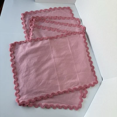 Pink Placemats  Cotton Blend Fabric Wavy Edge Ric Rac Trim Homemade  Set Of 5 - Image 1 of 4