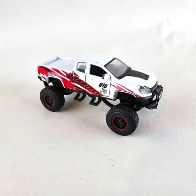 2017 Maisto Chevrolet Colorado ZR2 Grabtech 1:48 Die-cast Toy Truck Open Doors - Image 1 of 4