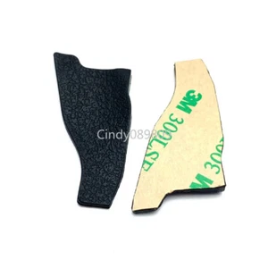 BRANDNEU Rückseite Rückseite Daumen Griff Gummi Abdeckung + Klebeband für Nikon D780 Kamera - Bild 1 von 4