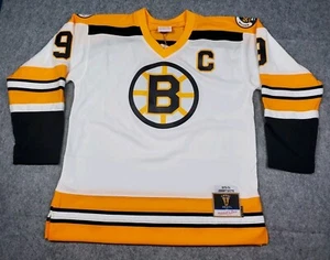 Mitchell & Ness 1973-74 Boston Bruins 50th Anniversary Trikot Johnny Bucyk NEU - Bild 1 von 13