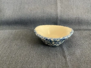 Vintage Henn Pottery Blue Spongeware Ring Or Tea Bag Holder Dish Very Small - Picture 1 of 4