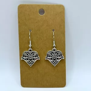 Valentine's Day Metal Claddagh Heart Celtic Novelty Dangle Earrings - Picture 1 of 4