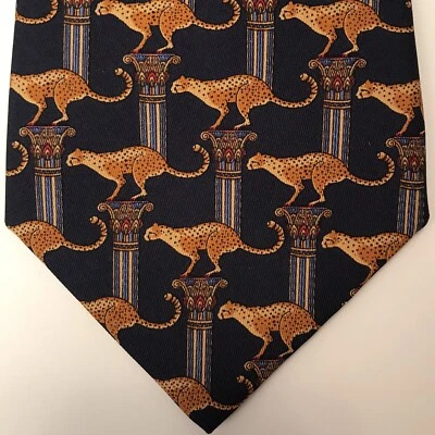 Corbata para Hombres Salvatore Ferragamo Azul Dorado Columna Guepardo 57L 4W Usada en Excelente Condición Minorista - $199 Foto 1 de 4