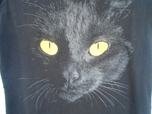 CHILD'S TEE BLACK WITH GOLDEN EYED CHILD SZ  4-6 - Picture 1 of 5