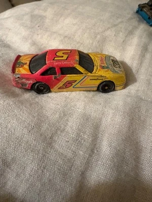 Kellog's 1996 Terry Labonte #5 Honey Crunch Die Cast Collectable NASCAR 1:64 W/B - Image 1 of 3