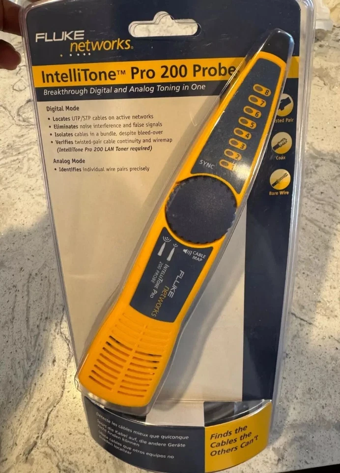Fluke Networks MT-8200-63A IntelliTone Pro 200 Probe, 500 to 1,200 Hz - Image 1 of 1