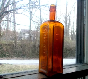 J.T.HIGBY TONIC BITTERS MILFORD,CT APPLIED LIP 1870s GOLDEN AMBER BOTTLE NICE! - Picture 1 of 11