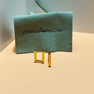 Orecchini Huggie a Cerchio Piccolo, Gioielli Advs. Orecchini damigella d'onore, matrimonio, quadrati - Foto 1 di 9