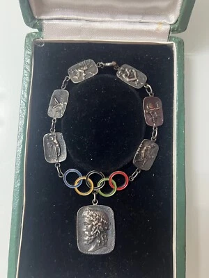 Olympic Berlin 1936 the Silver Bracelet of Office for the Members of the IOC - Image 1 of 4