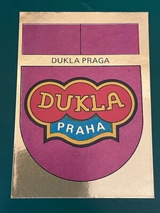 FIGURINA CALCIATORI FLASH GAME 1983 BADGE N.33 DUKLA PRAHA NUOVA - Picture 1 of 2