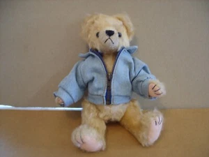 Oso mohair beige articulado Ty Attic Treasures con chaqueta de hoja de arce - Imagen 1 de 4