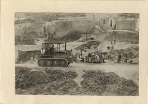 PHOTO ANCIENNE - VINTAGE SNAPSHOT - TRACTEUR CHENILLETTE ENGIN CHANTIER MAGHREB - Picture 1 of 1