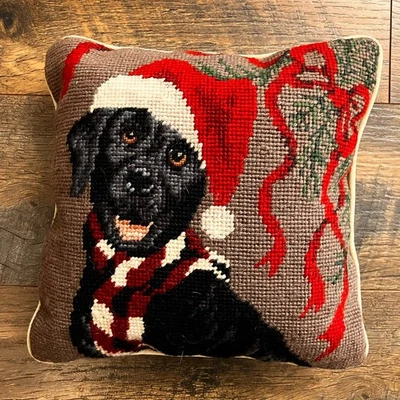 Almohada de laboratorio negra de Navidad Needlepoint para perro 10" x 10" Foto 1 de 3