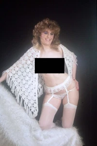 Model Glamour Nude Topless 35mm Slide Vintage Risqué 80?s 90?s Amateur Beauty - Picture 1 of 1